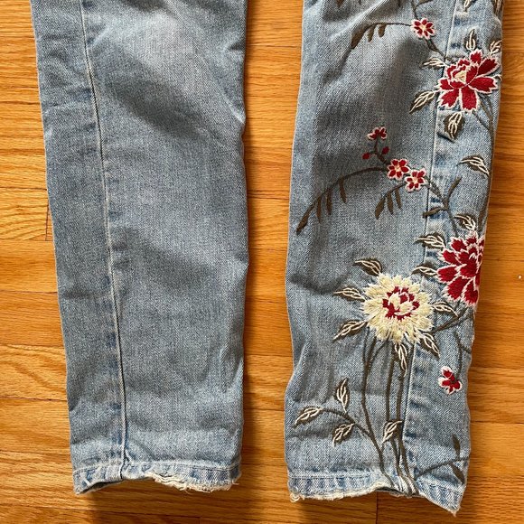Floral Embroidered Jeans - Picture 3 of 5